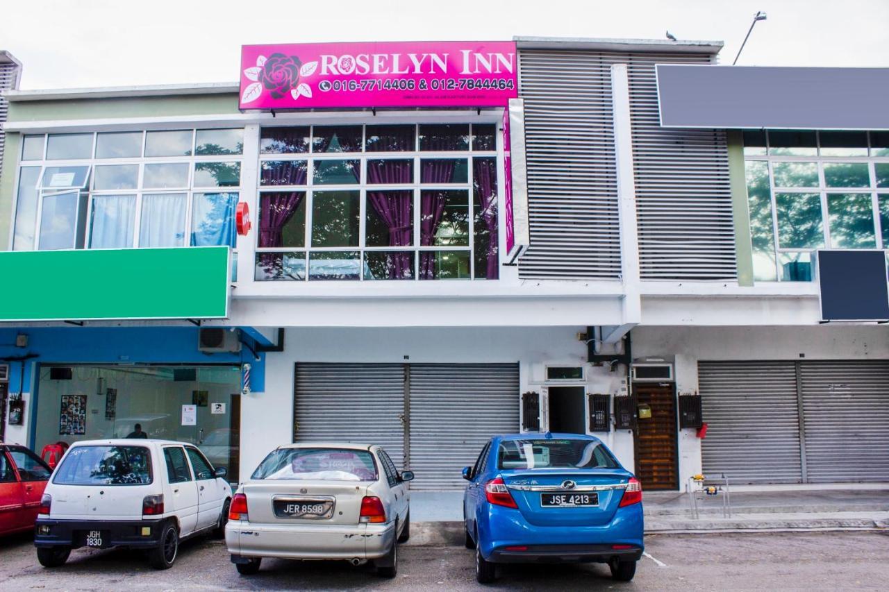 Oyo 90090 Roselyn Inn 2 Pasir Gudang Exterior photo