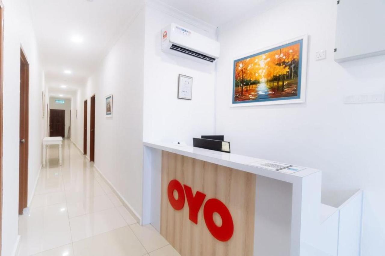 Oyo 90090 Roselyn Inn 2 Pasir Gudang Exterior photo